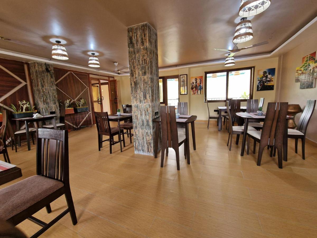 Cactus Creek Hotel Aburi エクステリア 写真