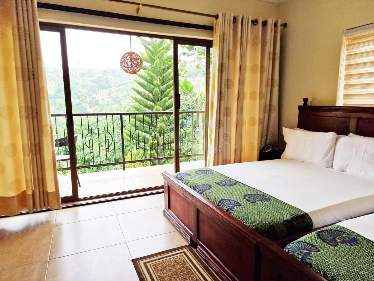 Cactus Creek Hotel Aburi エクステリア 写真