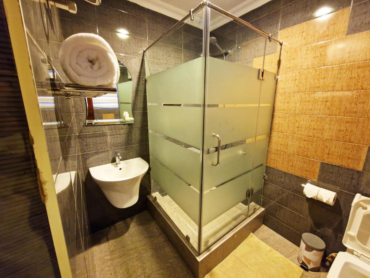 Cactus Creek Hotel Aburi エクステリア 写真